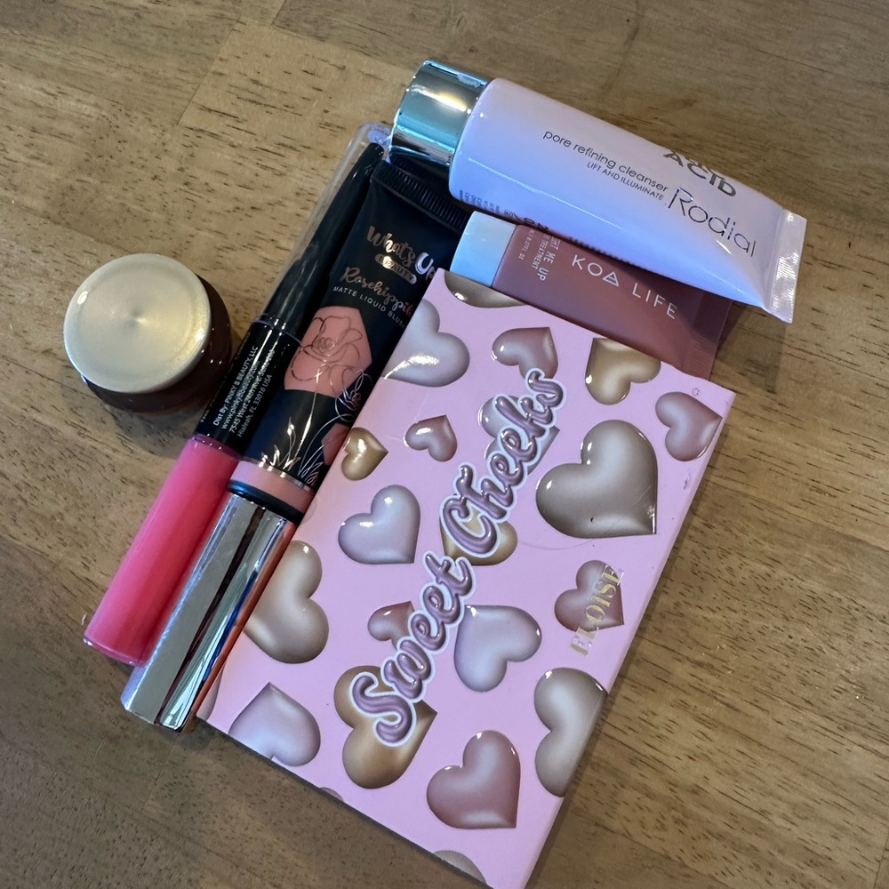 6 new product beauty/makeup bundle